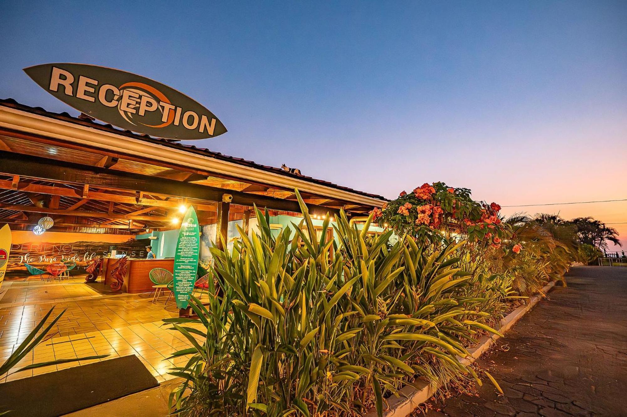 Beach Break Resort & Cr Surf Camp Jacó Exterior foto